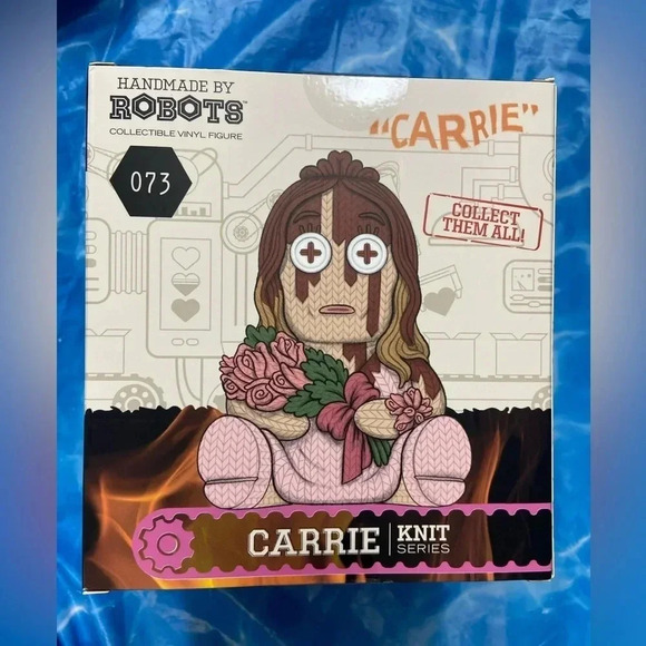 Carrie - Handmade by Robots - Knit Series # 073 - BNIB - Picture 4 of 8